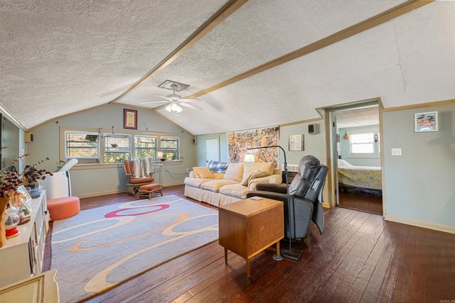 104 Court Square Road, El Paso, AR 72045