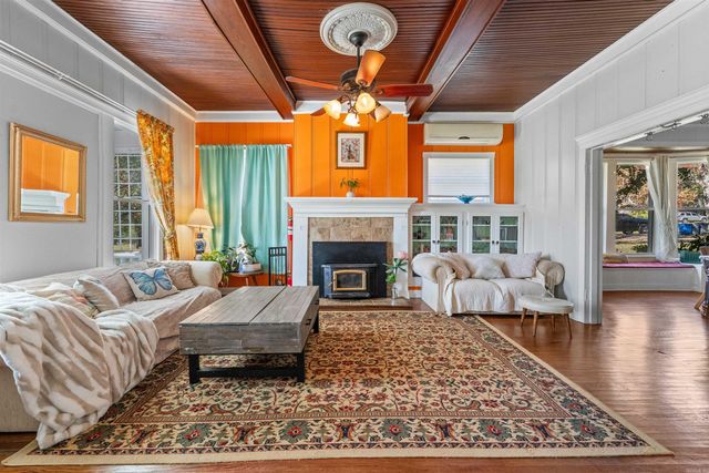 104 Court Square Road, El Paso, AR 72045