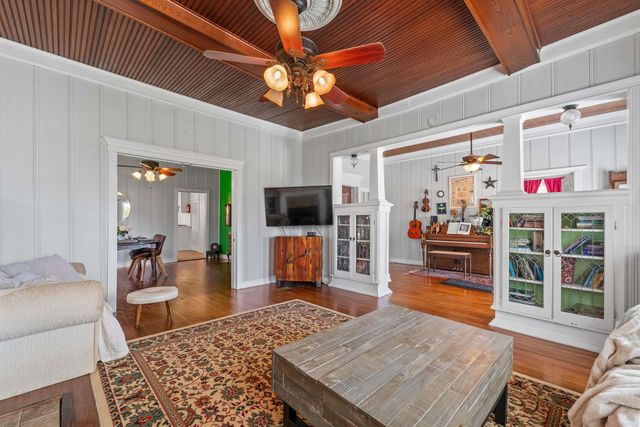 104 Court Square Road, El Paso, AR 72045