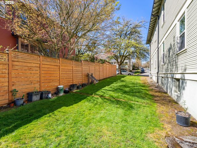 3628 Se MILWAUKIE Ave, Portland, OR 97202