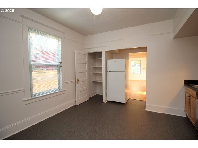 3628 Se MILWAUKIE Ave, Portland, OR 97202