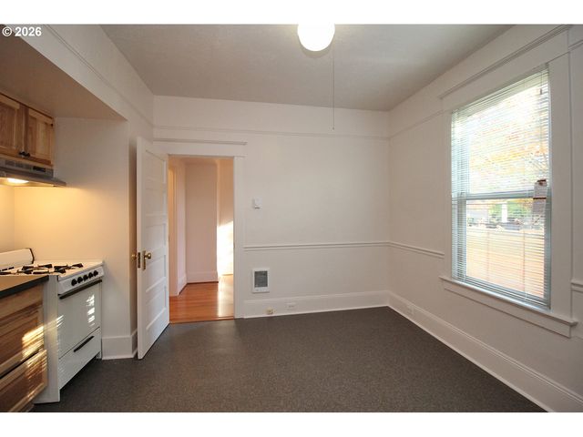 3628 Se MILWAUKIE Ave, Portland, OR 97202