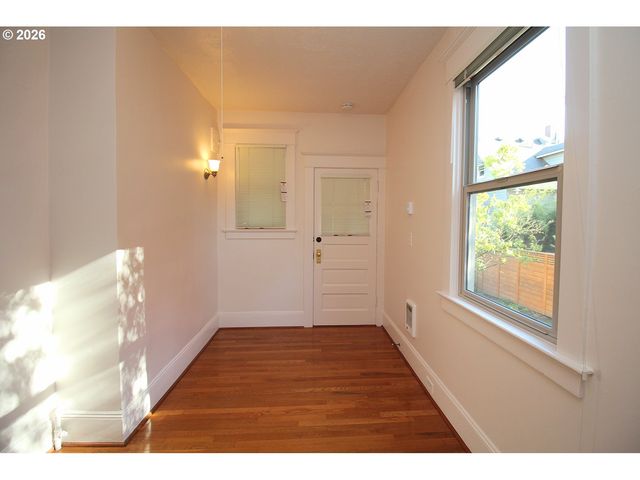 3628 Se MILWAUKIE Ave, Portland, OR 97202