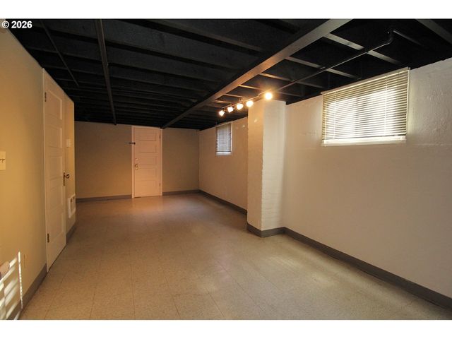 3628 Se MILWAUKIE Ave, Portland, OR 97202