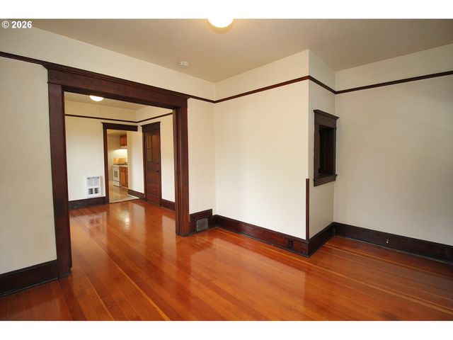 3628 Se MILWAUKIE Ave, Portland, OR 97202