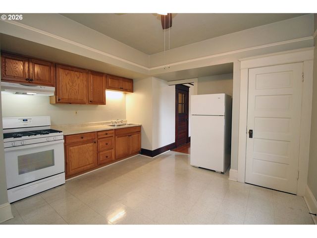 3628 Se MILWAUKIE Ave, Portland, OR 97202