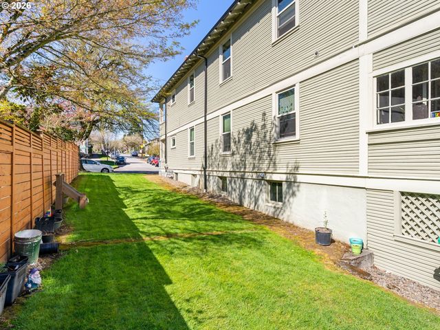 3628 Se MILWAUKIE Ave, Portland, OR 97202