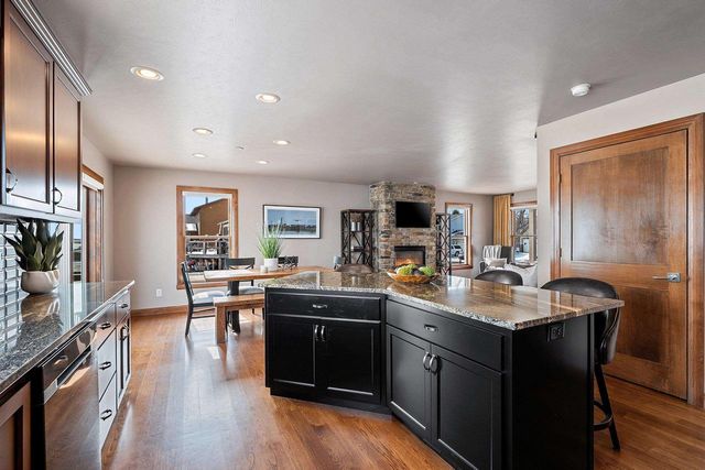 2414 LONGTAIL BEACH LANE, Suamico, WI 54173