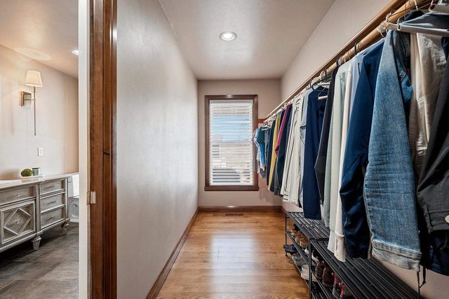 2414 LONGTAIL BEACH LANE, Suamico, WI 54173