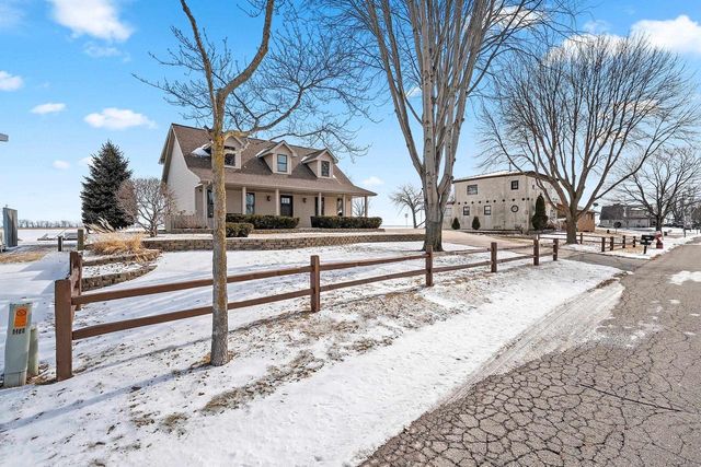 2414 LONGTAIL BEACH LANE, Suamico, WI 54173