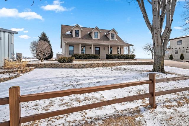 2414 LONGTAIL BEACH LANE, Suamico, WI 54173