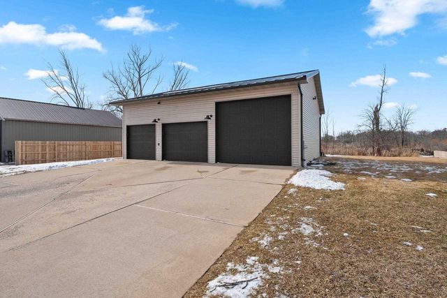 2414 LONGTAIL BEACH LANE, Suamico, WI 54173