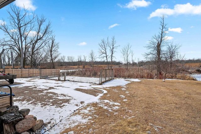 2414 LONGTAIL BEACH LANE, Suamico, WI 54173