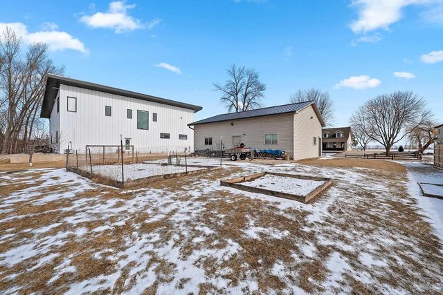 2414 LONGTAIL BEACH LANE, Suamico, WI 54173