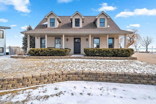 2414 LONGTAIL BEACH LANE, Suamico, WI 54173