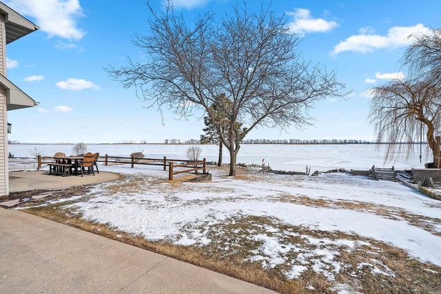 2414 LONGTAIL BEACH LANE, Suamico, WI 54173