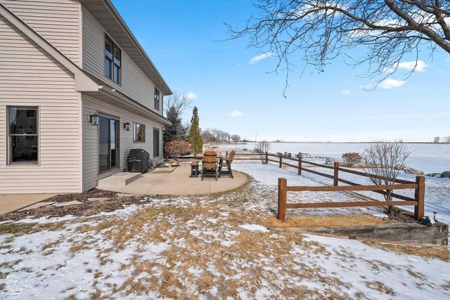 2414 LONGTAIL BEACH LANE, Suamico, WI 54173