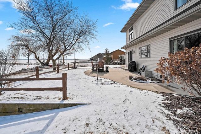 2414 LONGTAIL BEACH LANE, Suamico, WI 54173