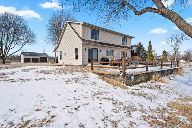 2414 LONGTAIL BEACH LANE, Suamico, WI 54173