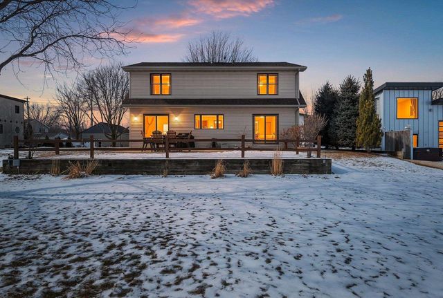 2414 LONGTAIL BEACH LANE, Suamico, WI 54173