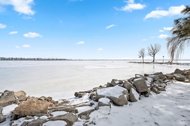 2414 LONGTAIL BEACH LANE, Suamico, WI 54173