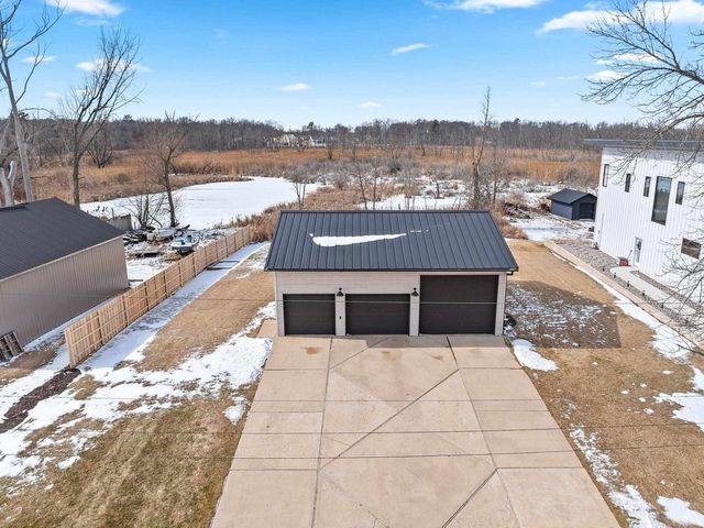 2414 LONGTAIL BEACH LANE, Suamico, WI 54173