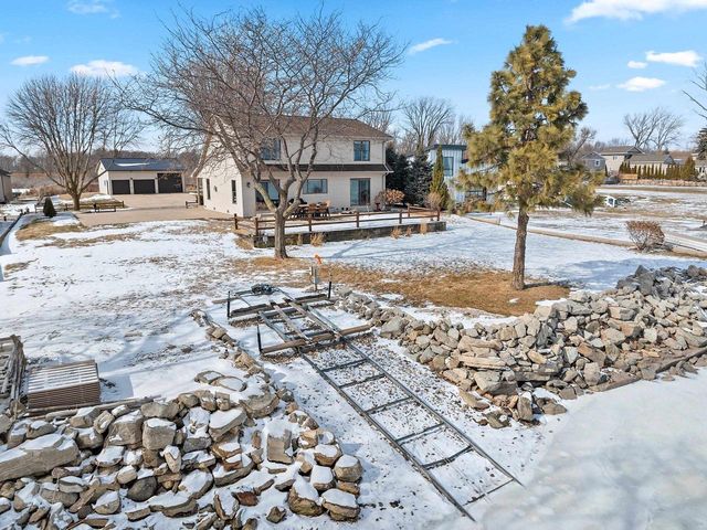 2414 LONGTAIL BEACH LANE, Suamico, WI 54173