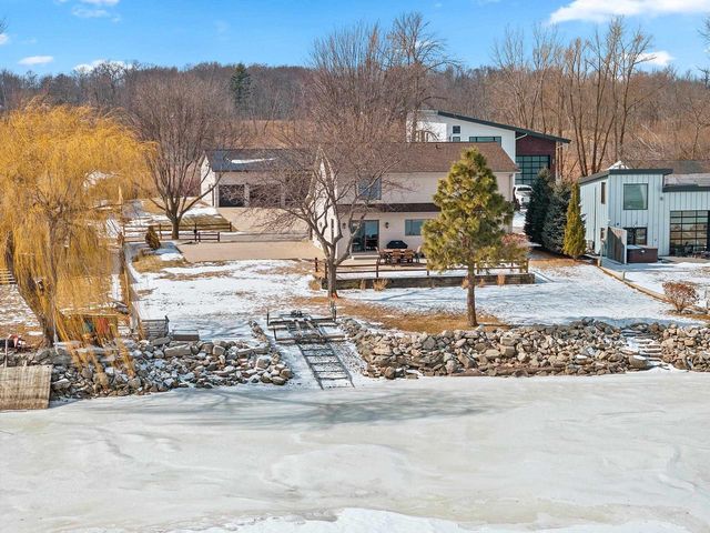 2414 LONGTAIL BEACH LANE, Suamico, WI 54173