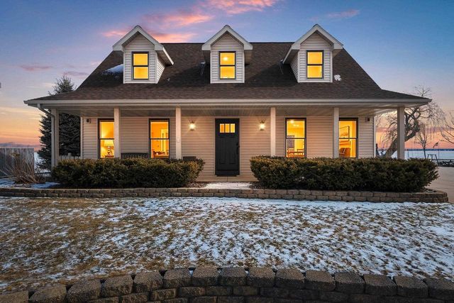 2414 LONGTAIL BEACH LANE, Suamico, WI 54173