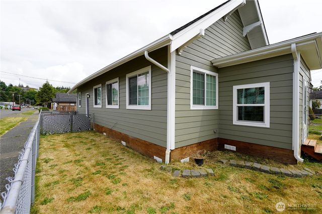 401 Emerson Avenue, Hoquiam, WA 98550