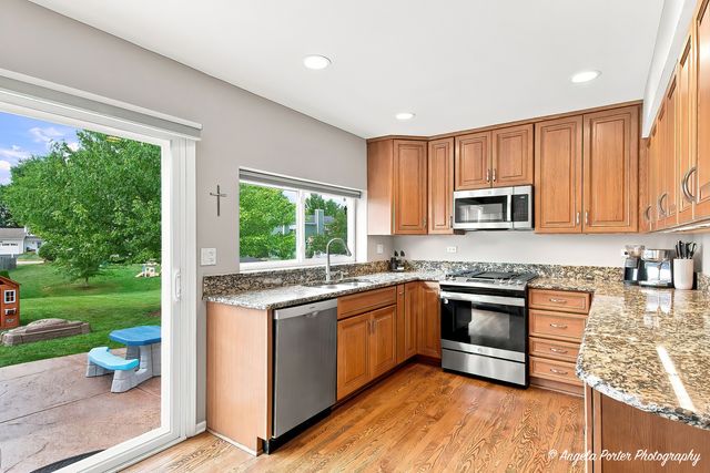 723 Edelweiss Drive, Lake Zurich, IL 60047