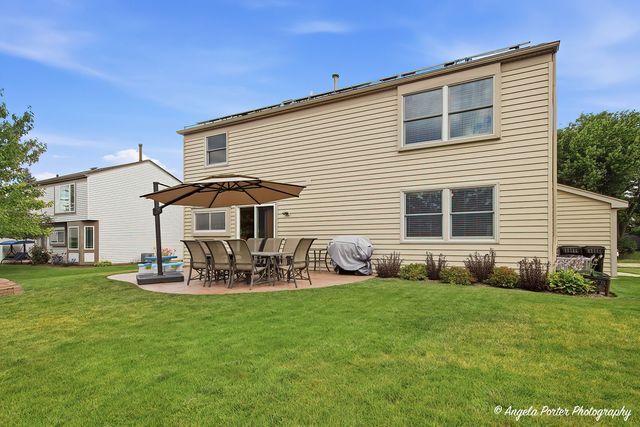 723 Edelweiss Drive, Lake Zurich, IL 60047