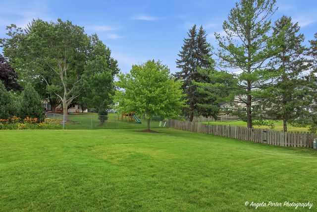723 Edelweiss Drive, Lake Zurich, IL 60047