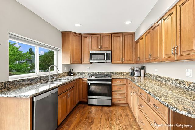 723 Edelweiss Drive, Lake Zurich, IL 60047
