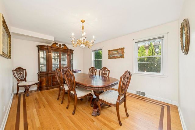 6433 N Drake Avenue, Lincolnwood, IL 60712