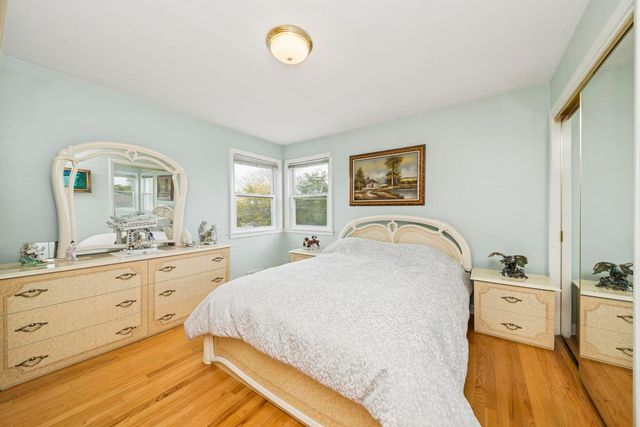 6433 N Drake Avenue, Lincolnwood, IL 60712