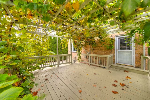 6433 N Drake Avenue, Lincolnwood, IL 60712