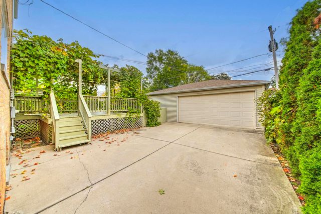 6433 N Drake Avenue, Lincolnwood, IL 60712