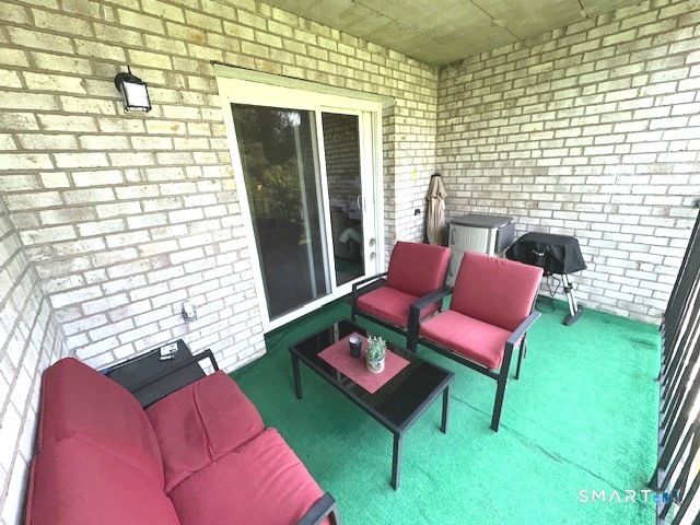 308 Meadowside Road 209, Milford, CT 06460