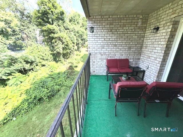 308 Meadowside Road 209, Milford, CT 06460