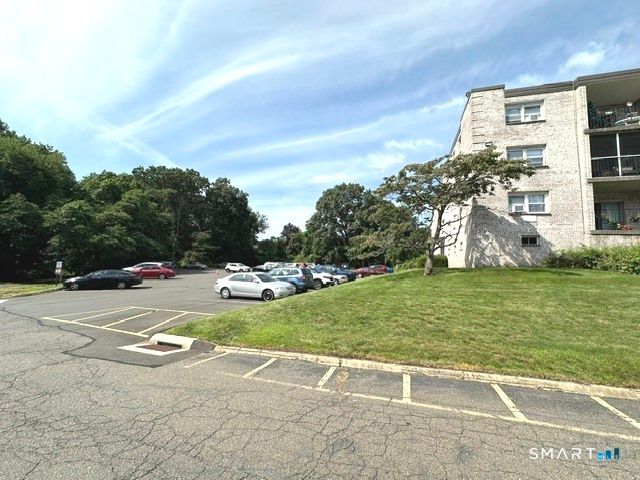 308 Meadowside Road 209, Milford, CT 06460