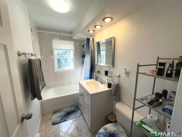 308 Meadowside Road 209, Milford, CT 06460