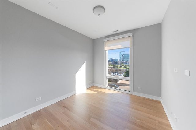 650 N Morgan Street 404, Chicago, IL 60642