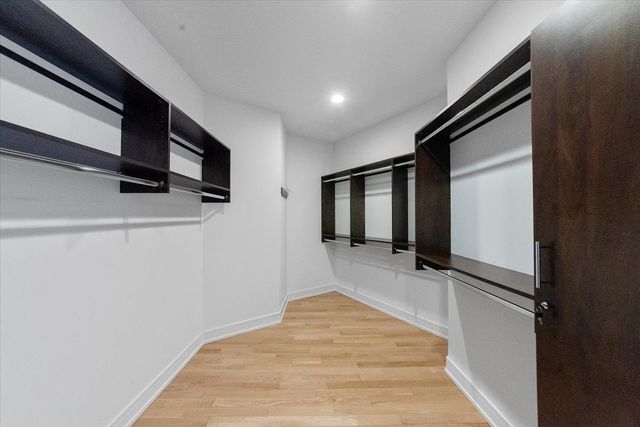 650 N Morgan Street 404, Chicago, IL 60642