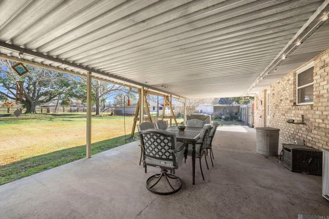 5626 Fennwood Dr, Zachary, LA 70791