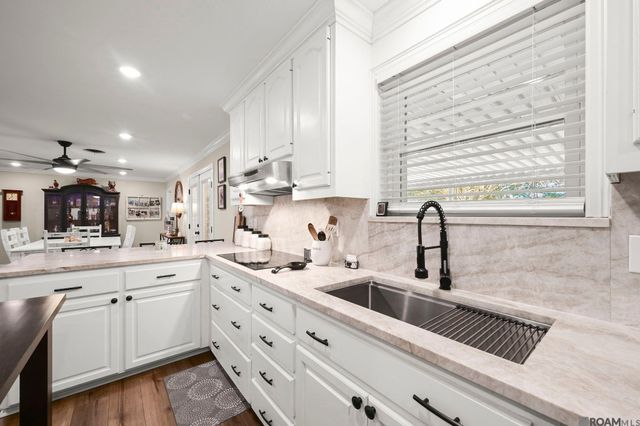 5626 Fennwood Dr, Zachary, LA 70791