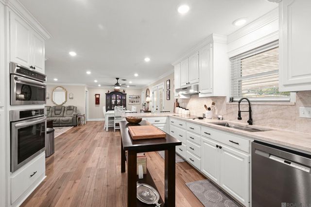 5626 Fennwood Dr, Zachary, LA 70791