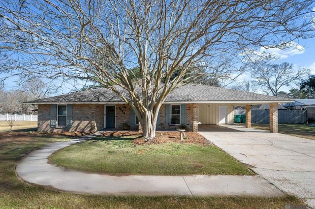 5626 Fennwood Dr, Zachary, LA 70791