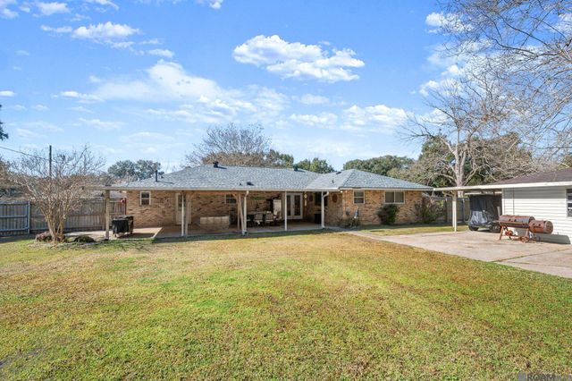 5626 Fennwood Dr, Zachary, LA 70791