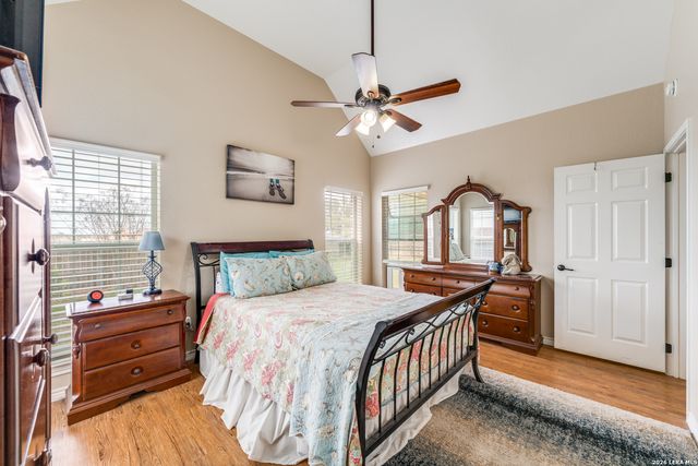 1007 Verbena, Floresville, TX 78114